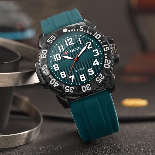 Retro Silicone Quartz Watch – Fashionable & Durable for Students