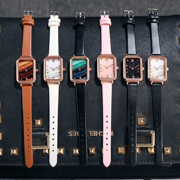 Retro Fashion Green Peacock Dial Women's Watch – Unique Rectangle Design