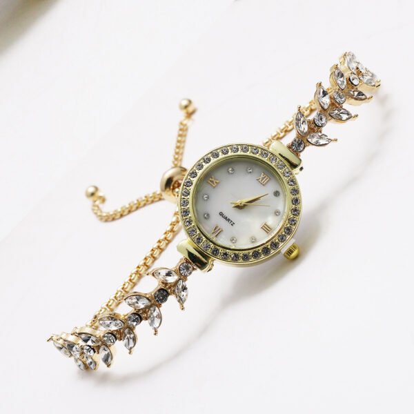 Simple Fashion Temperamental Bracelet Women’s Watch – Elegant & Functional