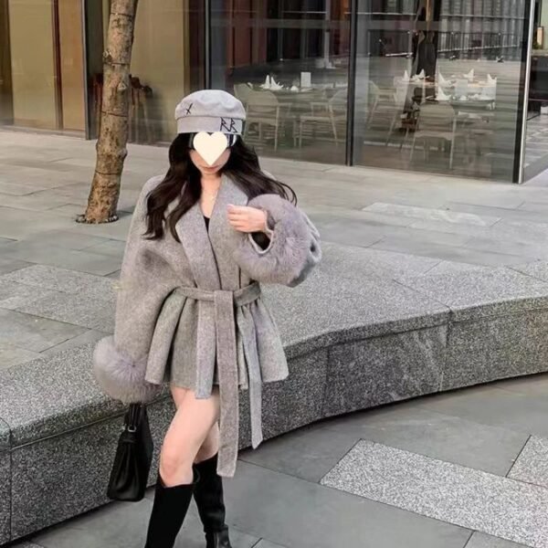 Lace-up Furry Sleeves Thin Hepburn Style Woolen Coat – Slim Fit Urban Elegance
