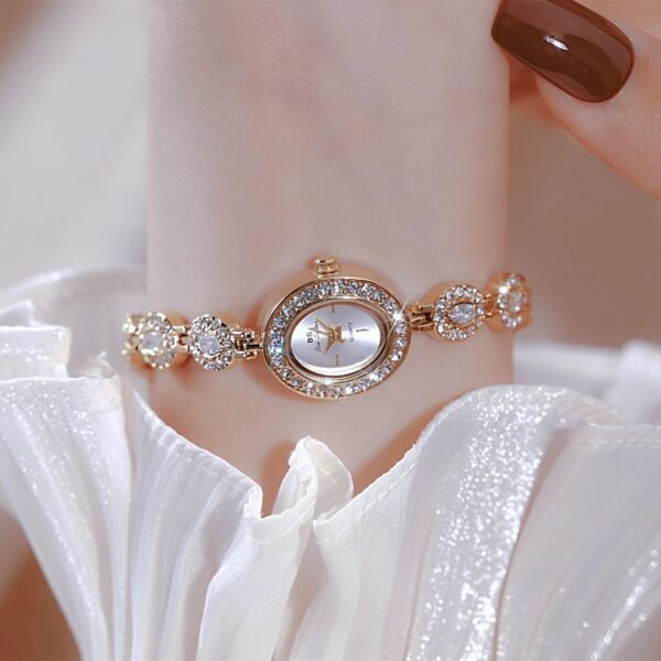 Vintage-Inspired Women's Oval Gemstone Watch – Rainbow Light Luxury Style